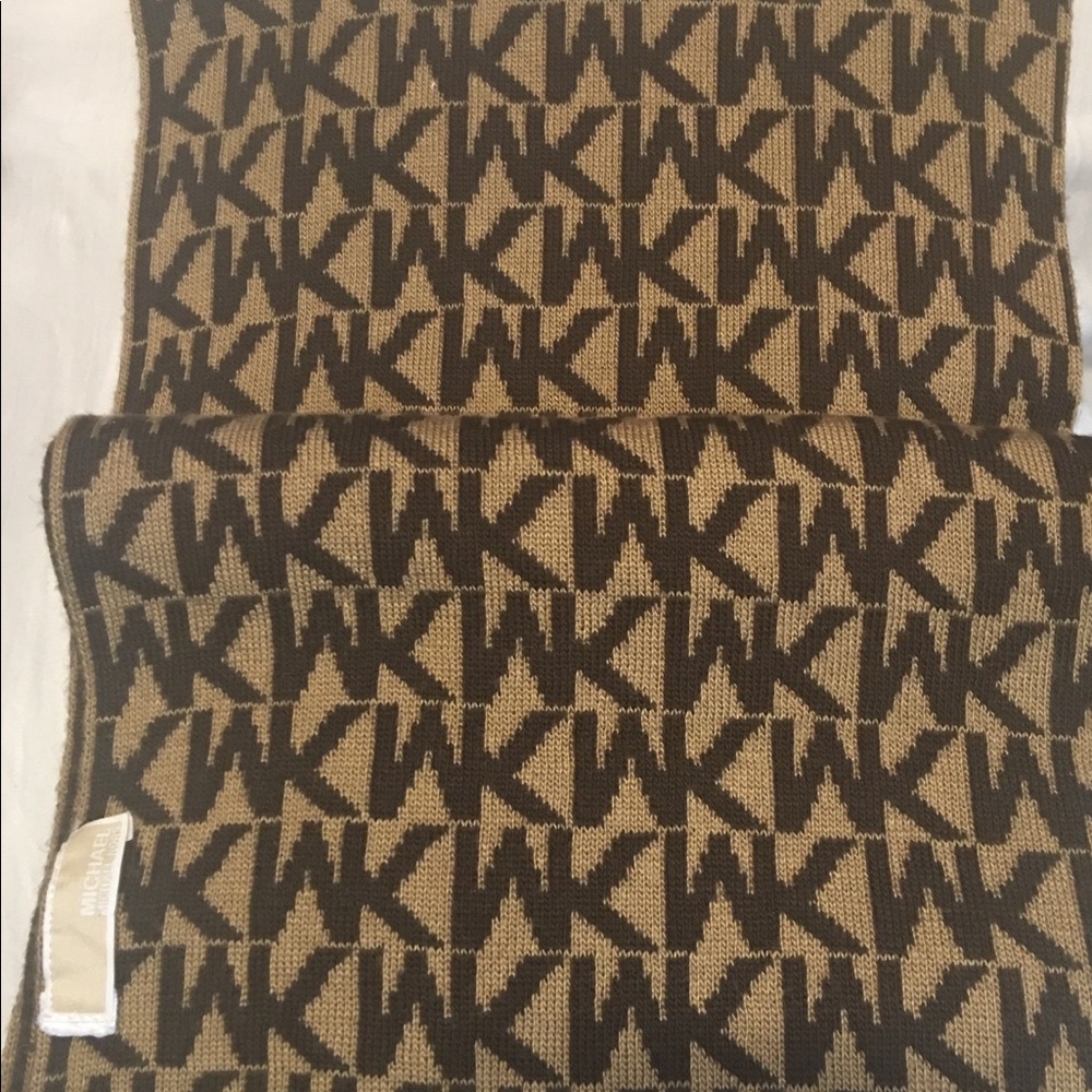 Michael Kors Scarf 🧣